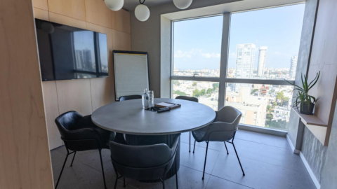 חדר ישיבות להשכרה ל-4 אנשים, השכרת חדר ישיבות ל-4 אנשים במיקסר ויצמן תל אביב חדר ישיבות להשכרה ל-4 אנשים, השכרת חדר ישיבות ל-4 אנשים במיקסר ויצמן תל אביב