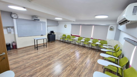 כיתה להשכרה ל-15 אנשים, השכרת כיתה ל-15 אנשים במכללת יוזמות - We Class כיתה להשכרה ל-15 אנשים, השכרת כיתה ל-15 אנשים במכללת יוזמות - We Class